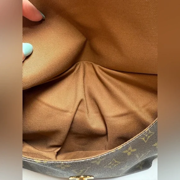 SOLD Louis Vuitton Monogram Tulum PM Crescent Shoulder Bag Discontinued - Picture 4 of 16